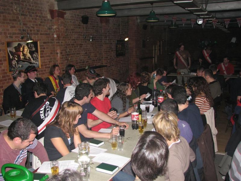 Een cantus in de zaal achter The Pocket